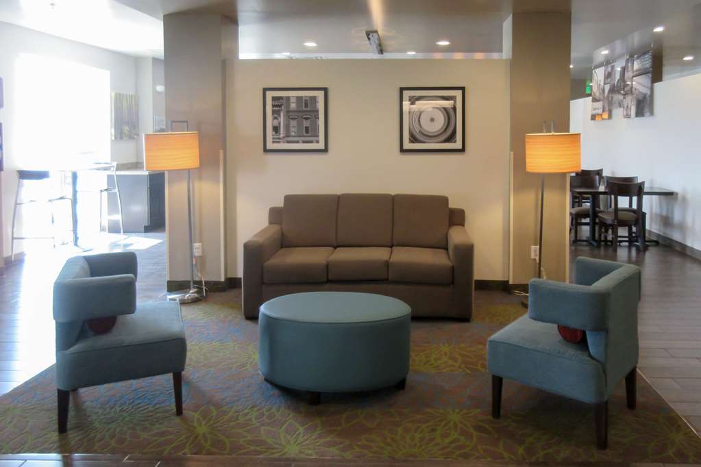 Mainstay Suites Denver International Airport Интерьер фото